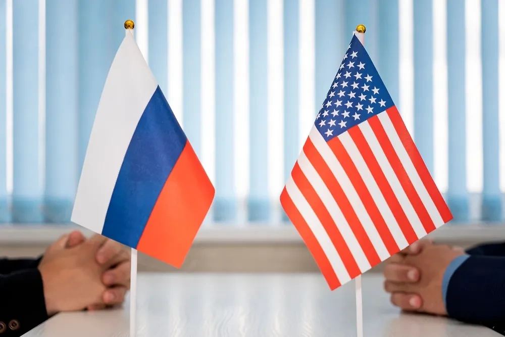 Переговоры России и США. Обложка © Shutterstock / FOTODOM / Melnikov Dmitriy